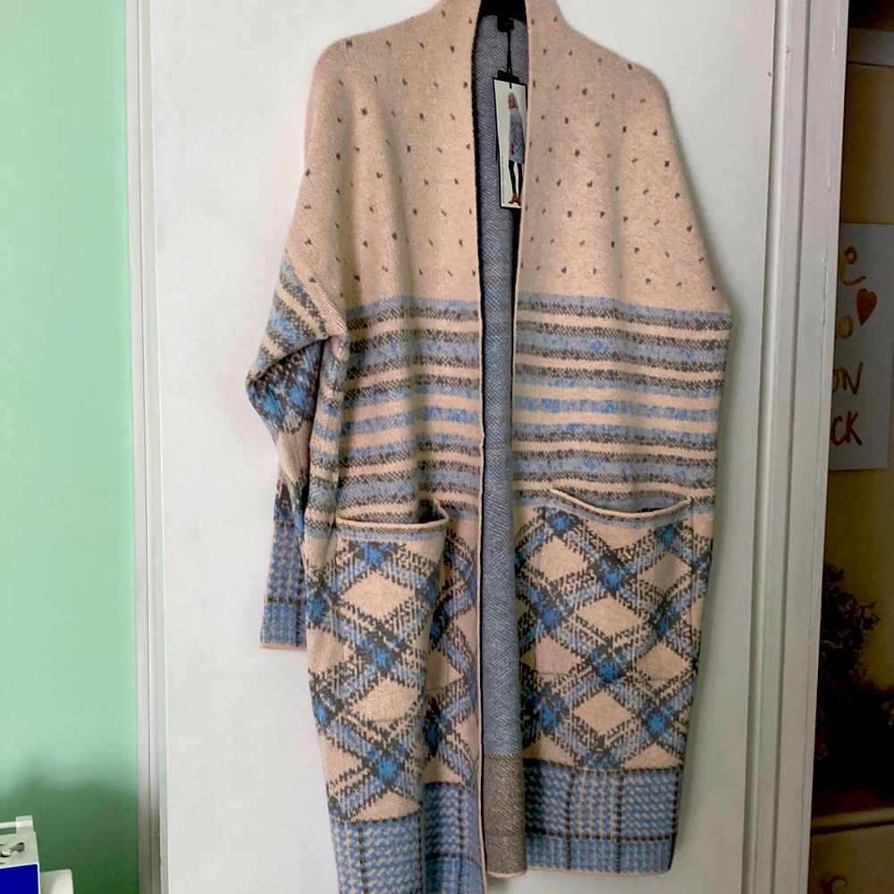 Max Sport knee length sweater coat NWT